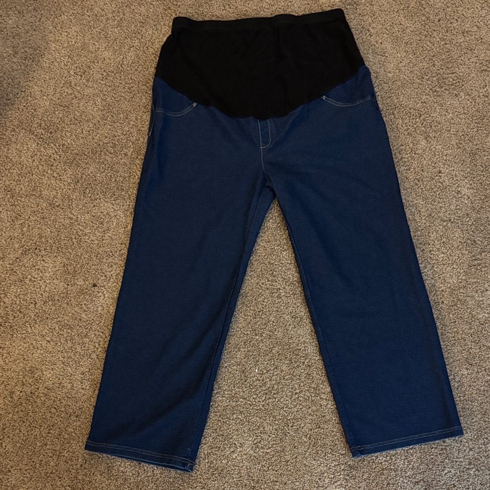 Time and Tru Maternity Blue Jean Capris